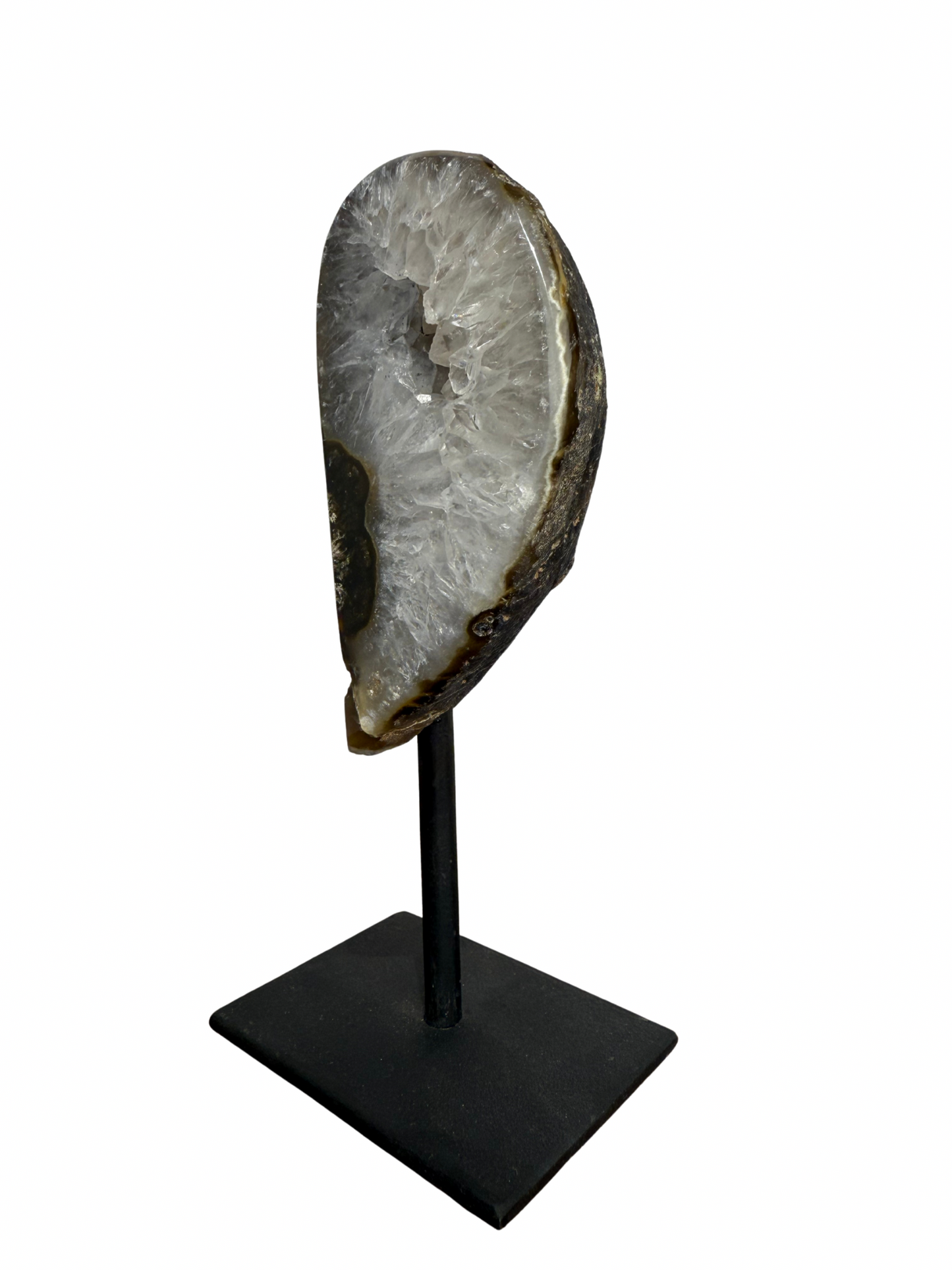 Agaat met druzy op standaard 6