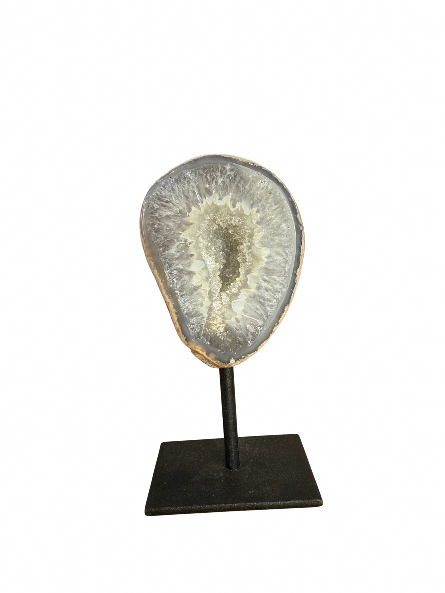 Agaat met druzy op standaard 3