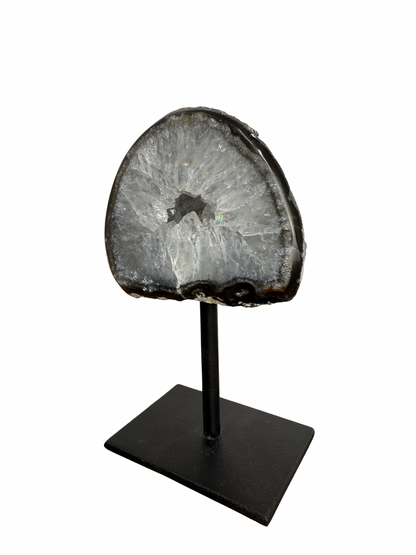 Agaat met druzy op standaard 5