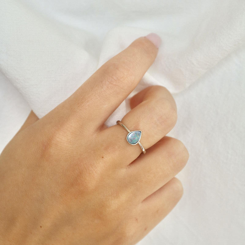 Blauwe Australische Opaal ring 925 zilver maat 52